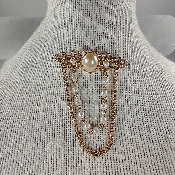 Pendant faux pearls drop down chains - Picture 1 of 6